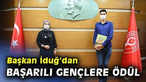 Bornova Belediyesi'nden başarılı gençlere ödül
