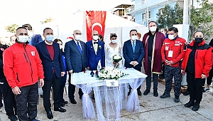 Çadır kentte depremzede çifte nikah