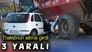İzmir'de traktör ile otomobil çarpıştı: 3 yaralı