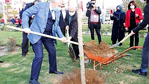 Ödemiş’te Öğretmenler Günü’nde duygu dolu açılış