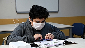 Karabağlar Belediyesi’nden öğrencilere eğitim desteği