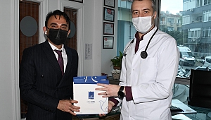Kuşadası Belediyesi’nden pandemi savaşçılarına yeni yıl jesti