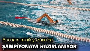 Okullar tatilde küçük yüzücüler idmanda