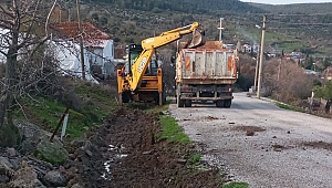 Bergama kırsal mahalle yollarında yağış sonrası bakım