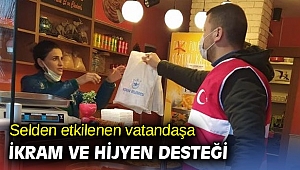 Konak'ta selden etkilenen vatandaşa ikram ve hijyen desteği