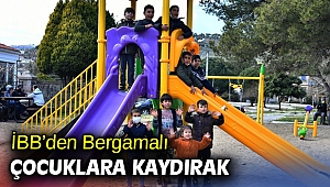 Bergamalı çocukların kaydırak sevinci
