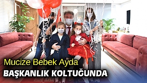 Mucize Bebek Ayda başkanlık koltuğunda