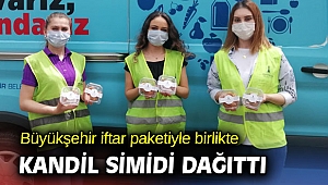 Büyükşehir iftar paketiyle birlikte kandil simidi dağıttı