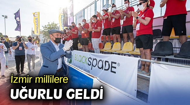 İzmir millilere uğurlu geldi