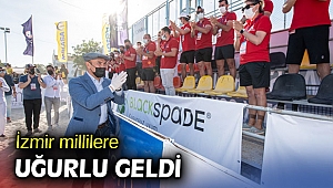 İzmir millilere uğurlu geldi