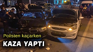 Polisten kaçan sürücü kurulan barikattaki araçlara çarptı