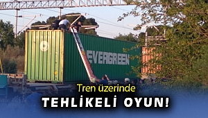 Tren vagonun üzerinde fotoğraf çekilmek isterken elektrik akımına kapıldı