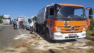 Uşak'ta zincirleme trafk kazası; 1'i ağır 4 yaralı