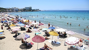 Turizmin başkenti Kuşadası turist akınına uğruyor