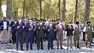 Bergama’da 15 Temmuz Demokrasi ve Milli Birlik Günü dua, mevlid ve törenlerle anıldı