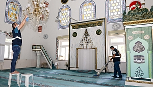 Buca'da Kurban Bayramı öncesi camiler pırıl pırıl