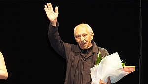Genco Erkal Çeşme’de Nazım’ın hayatını sahneledi