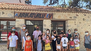 Karaburun’da çocuklar Karikatürlü Ev’de mizahla tanışıyor