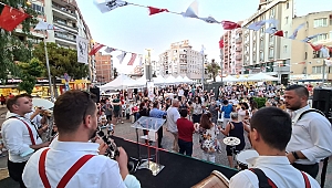 Karşıyaka’da bu kez de Bahariye Mahallesi şenlendi