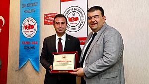 Yılın en başarılı Belediye Başkanı ödülünü İsmail Yetişkin aldı