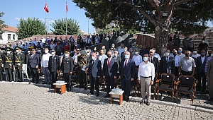 30 Ağustos Zafer Bayramı Bergama'da törenlerle kutlandı