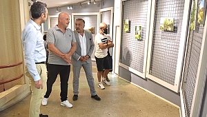 44 yaşında ilk kişisel sergisini açtı