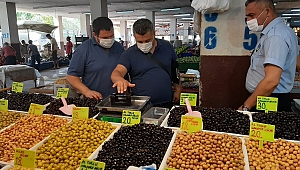 Bayraklı'da pazarcılara terazi ayarı denetimi