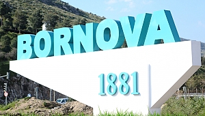 “Bornova 1881” yazılı totemi taşınıyor