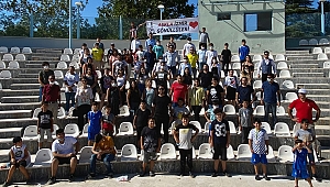 İzmir'de ilk kez düzenlenen plaj güreşlerine Aşkla İzmir Gönüllüleri'nden eksiksiz katılım