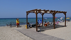 Kuşadası plajlarında engelli rampalarının sayısı giderek artıyor