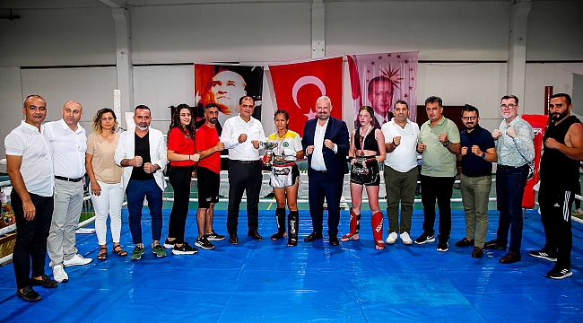 Menemen'de kıckboks şampiyonası