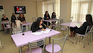 Başkan Tugay’dan “barınamayan” gençlere destek!