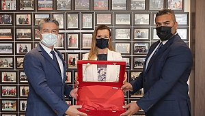 DEÜ Bayrakbilim Müzesine kutsal emanet