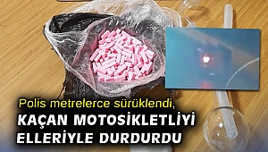 Polis metrelerce sürüklendi, kaçan motosikletliyi elleriyle durdurdu