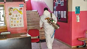 Seferihisar’da ilaçlama seferberliği; İlaçlanmayan okul kalmadı!