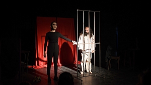 Tiyatroda Carmen oyunlarının performansı ayakta alkışlandı