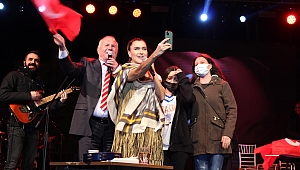 Binlerce Kemalpaşalı Şevval Sam konserinde buluştu
