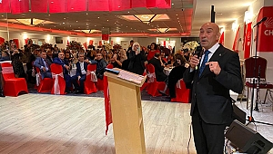 Başkan Soyer Londra’da onur konuğu olarak katıldığı Cumhuriyet Balosu’nda konuştu: “Değişimin kıyısındayız”