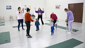 Karşıyakalı miniklere yoga eğitimi