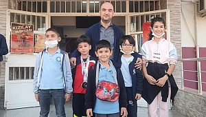 Minik sporcu okulunda coşkuyla karşılandı