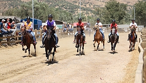 Ödemiş’te Atatürk Kupası Geleneksel Rahvan At Yarışları 