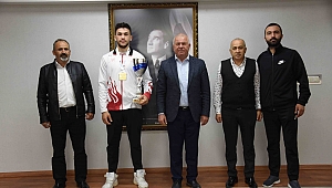 Şampiyon Samed kupayı Karakayalı’ya getirdi