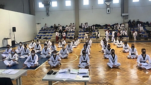Bayraklı kadına şiddete sporla ‘dur’ dediler