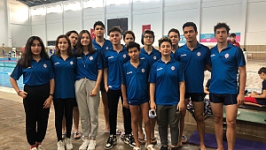 Bergama Belediyesi Yüzme Takımı başarıya koşuyor