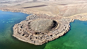 Defineciler Pılır Höyüğünü talan etti