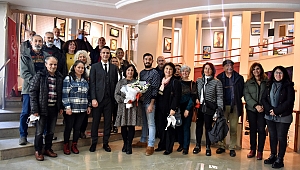 Eşine adadığı sergiyi Bornova’da açtı