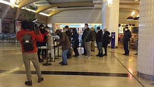 3 bin kişi geceyi AVM'de geçirdi!