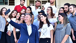 Başkan İduğ İzmir’de sosyal medyanın lideri