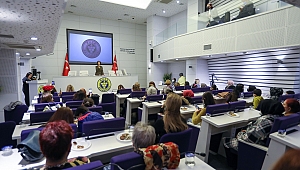 Buca'da aile ve çocuk iletişimi ele alındı