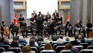 Ege’nin iki yakasından ezgiler Bornova’dan yankılandı